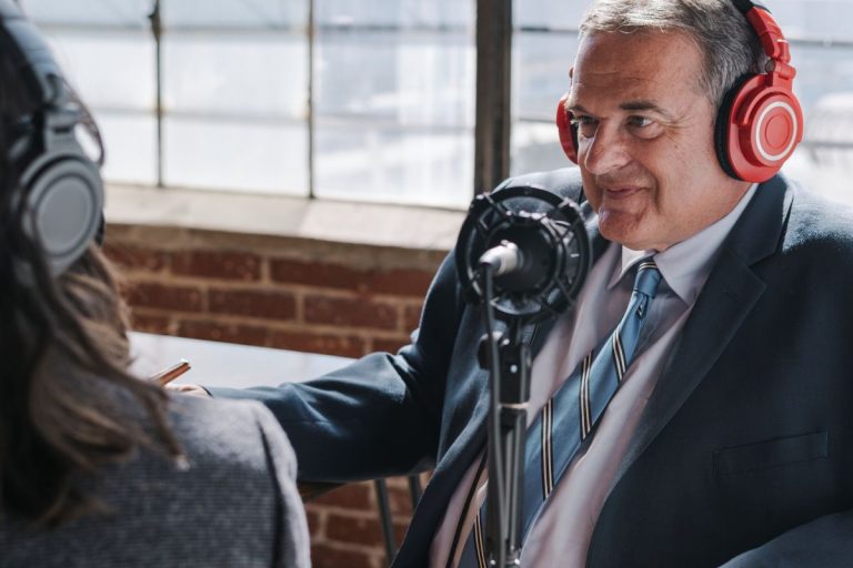 Wie viel kostet die Erstellung von einem Radio-Werbespot? Preise, Eigenproduktion & Ausstrahlung – Österreich 2026